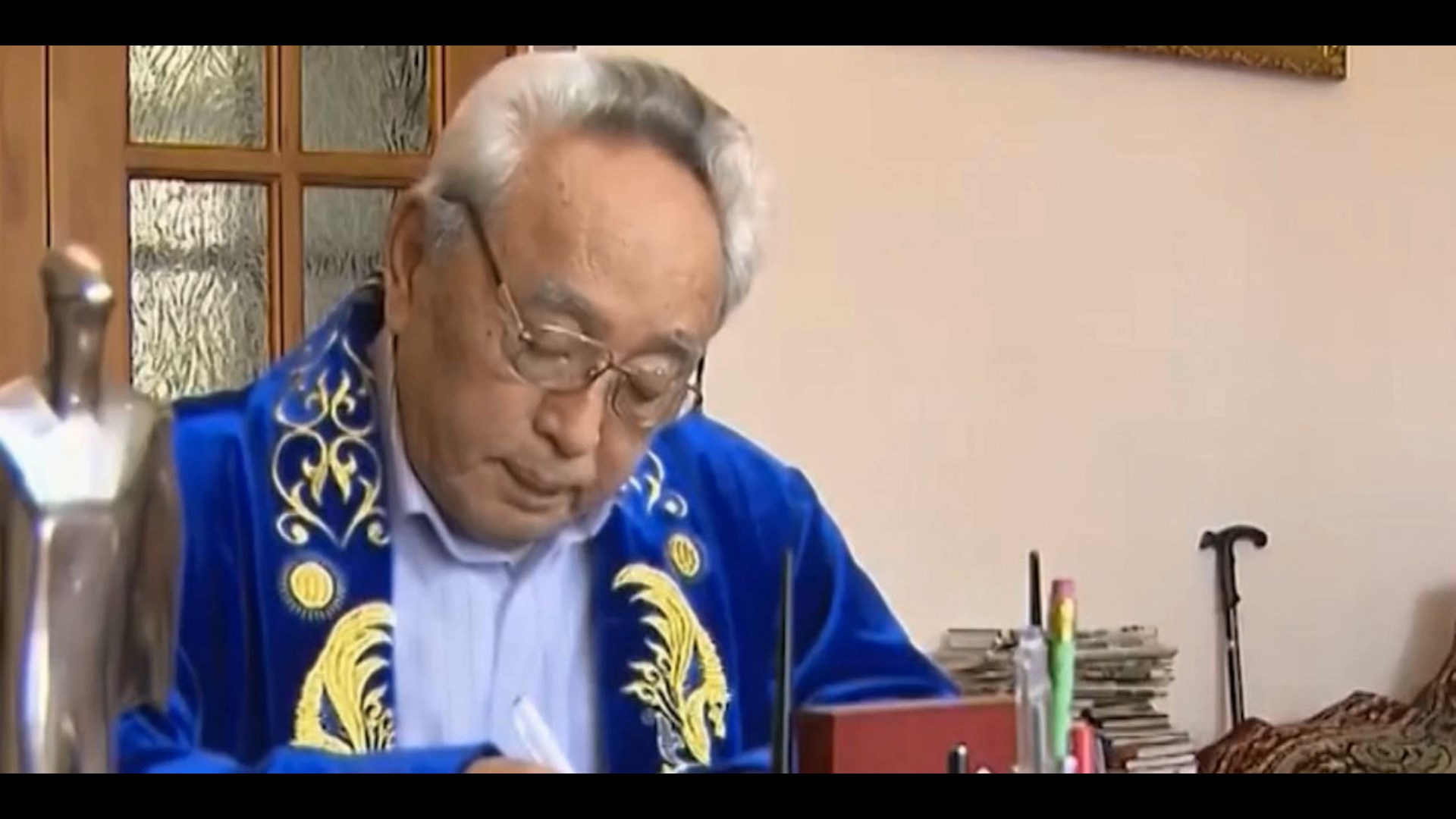 Литературный портрет Кабдеша Жумадилова